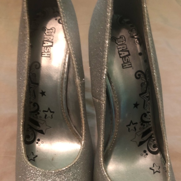 Sparkly heels! - Picture 4 of 5